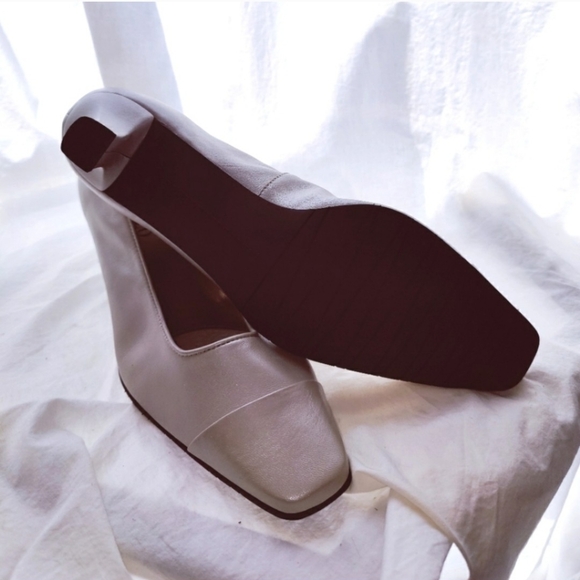 EUC PRETTY Taupe Pearlisent Pumps with Small Block Heel 😍 - Picture 4 of 5